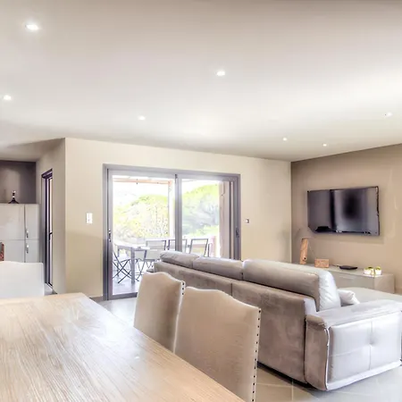 Spacieux A Porto-vecchio Avec Piscine Partageeb Порто-Веккьо