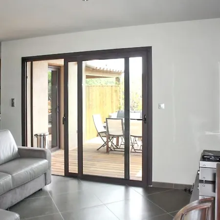 Vecchio Poolside Retreat: 3-bedroom With Wi-fi * Porto-Vecchio (Corsica)