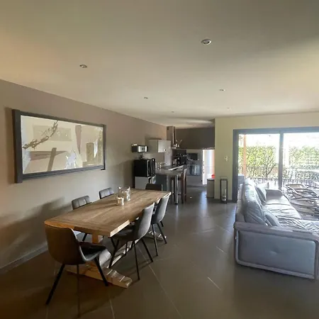 Spacieux A Porto-vecchio Avec Piscine Partageeb *