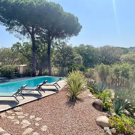 Spacieux A Porto-vecchio Avec Piscine Partageeb Порто-Веккьо