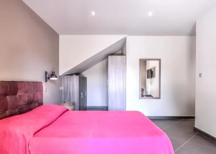 Spacieux A Porto-vecchio Avec Piscine Partageeb *